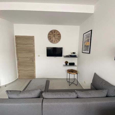 1-C Superbe Appartement Tres Calme Et Bien Decore Charleroi Zewnętrze zdjęcie