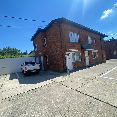 1-C Superbe Appartement Tres Calme Et Bien Decore Charleroi Zewnętrze zdjęcie
