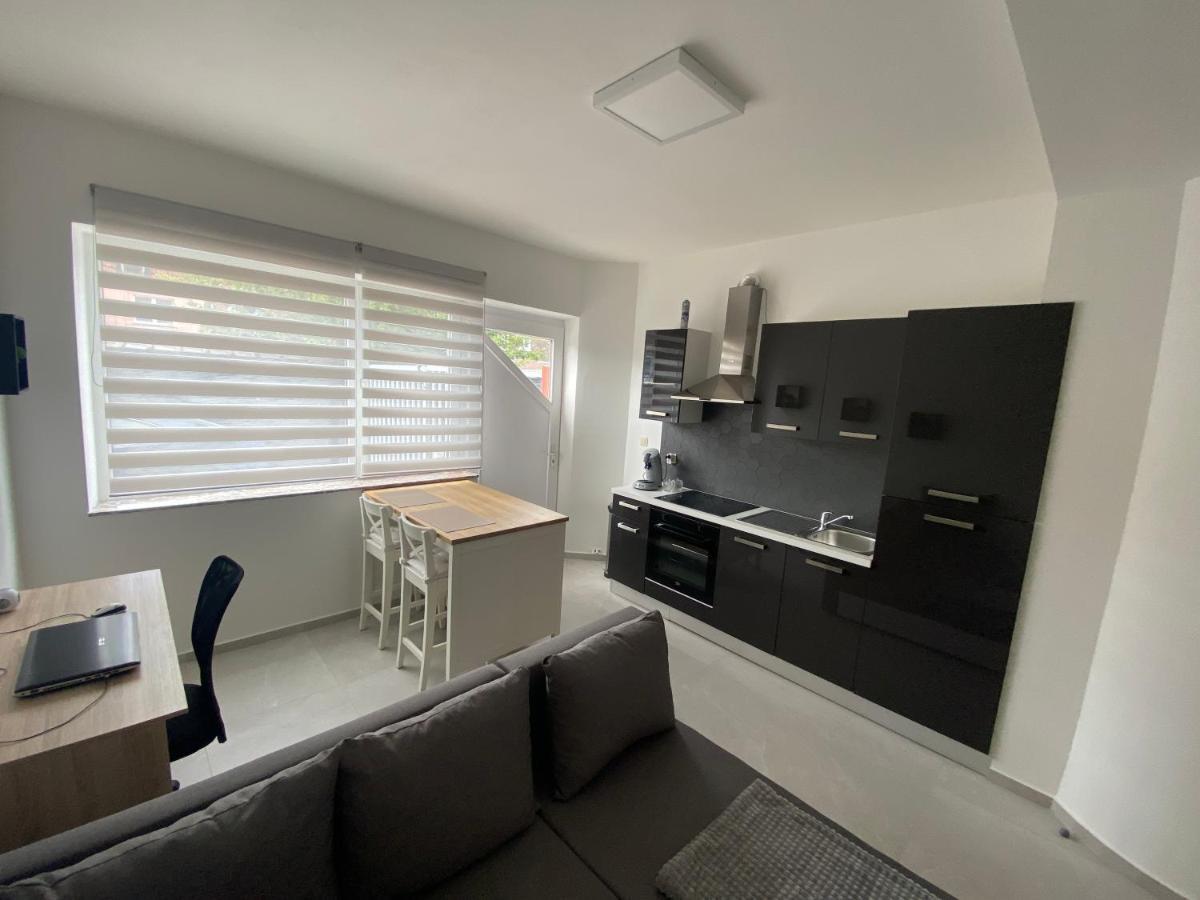 1-C Superbe Appartement Tres Calme Et Bien Decore Charleroi Zewnętrze zdjęcie