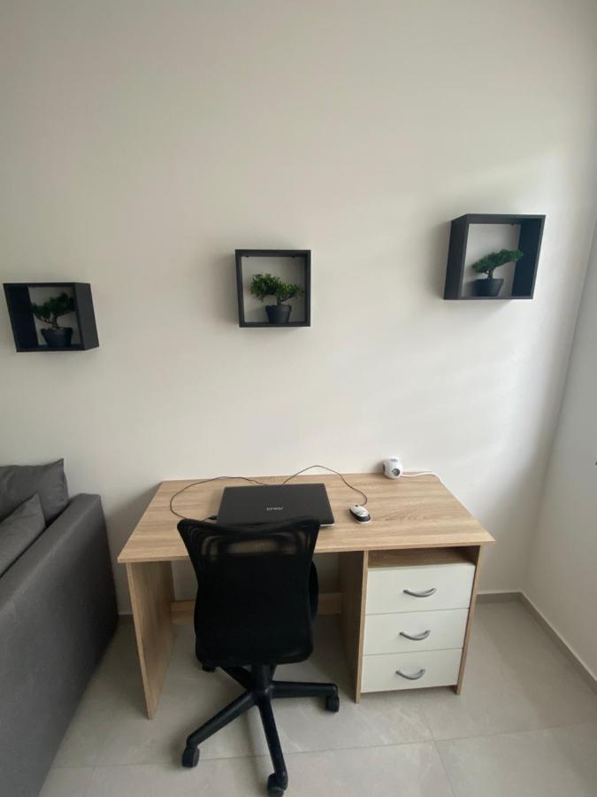 1-C Superbe Appartement Tres Calme Et Bien Decore Charleroi Zewnętrze zdjęcie