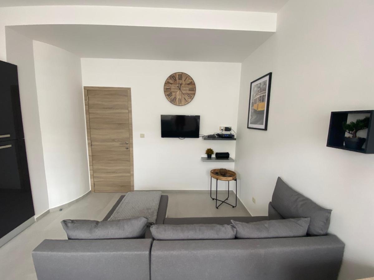 1-C Superbe Appartement Tres Calme Et Bien Decore Charleroi Zewnętrze zdjęcie