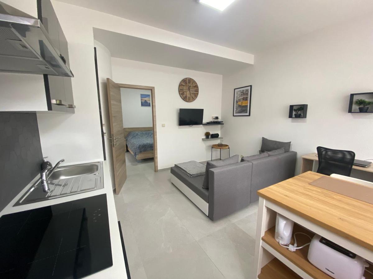 1-C Superbe Appartement Tres Calme Et Bien Decore Charleroi Zewnętrze zdjęcie