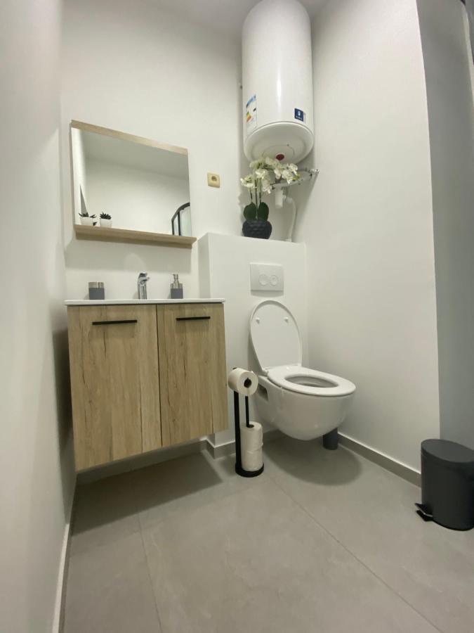1-C Superbe Appartement Tres Calme Et Bien Decore Charleroi Zewnętrze zdjęcie