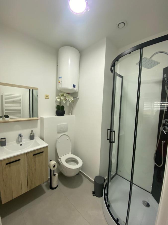 1-C Superbe Appartement Tres Calme Et Bien Decore Charleroi Zewnętrze zdjęcie