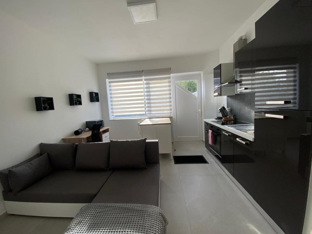 1-C Superbe Appartement Tres Calme Et Bien Decore Charleroi Zewnętrze zdjęcie